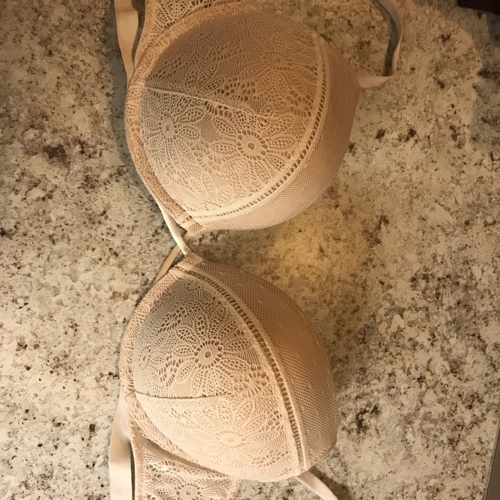 Bombshell VS Bra